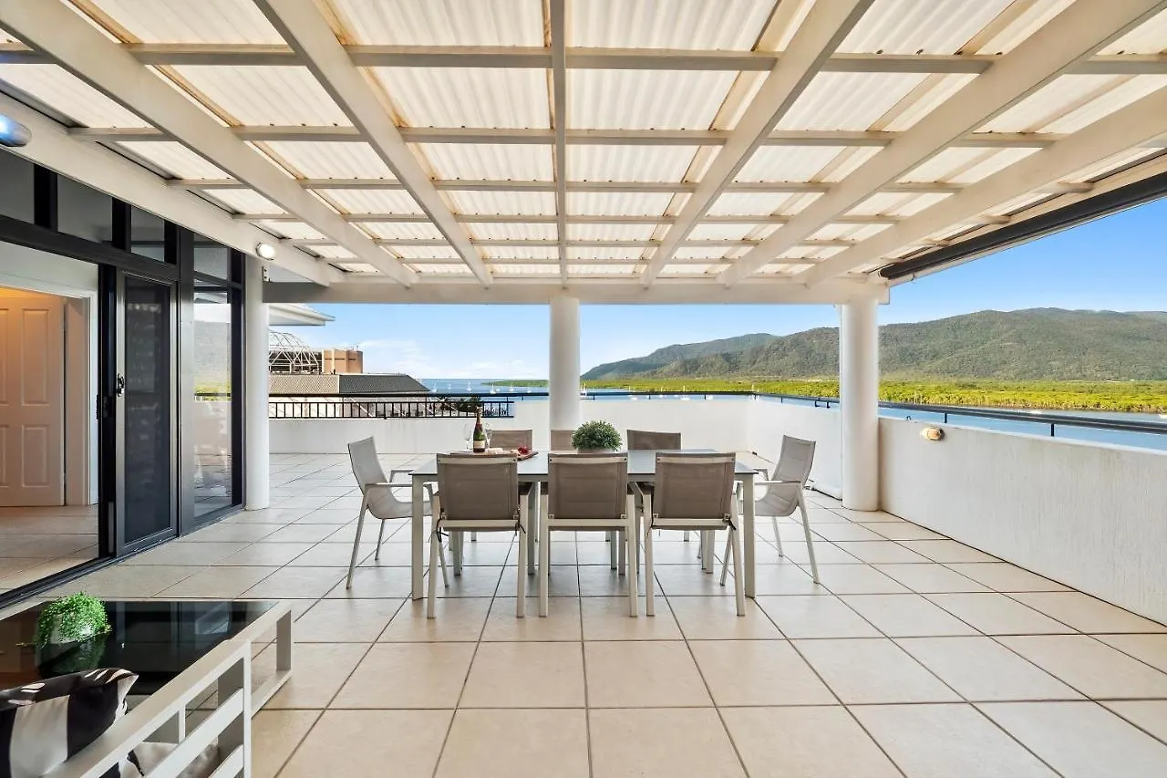 Kontakte von Luxury Oceanview Penthouse Cairns City